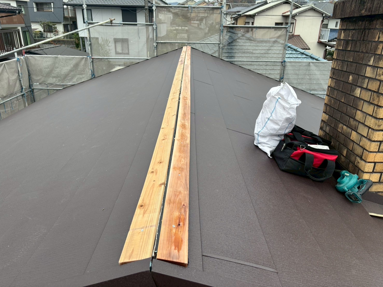 春日井市カラーベストカバー工法