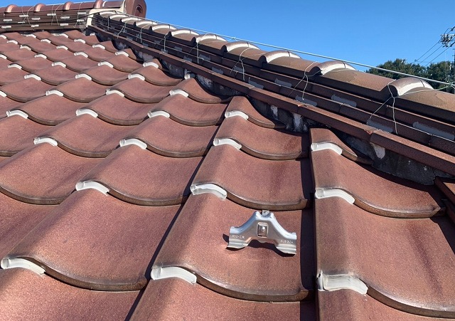 [春日井市]瓦屋根の漆喰が剥がれ落下！経年劣化によるメンテナンス工事で屋根を長持ちに