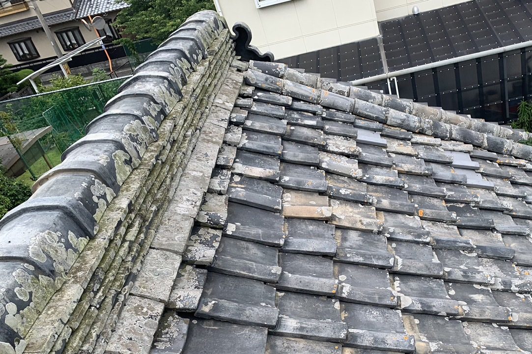 平瓦全体のズレを整えました