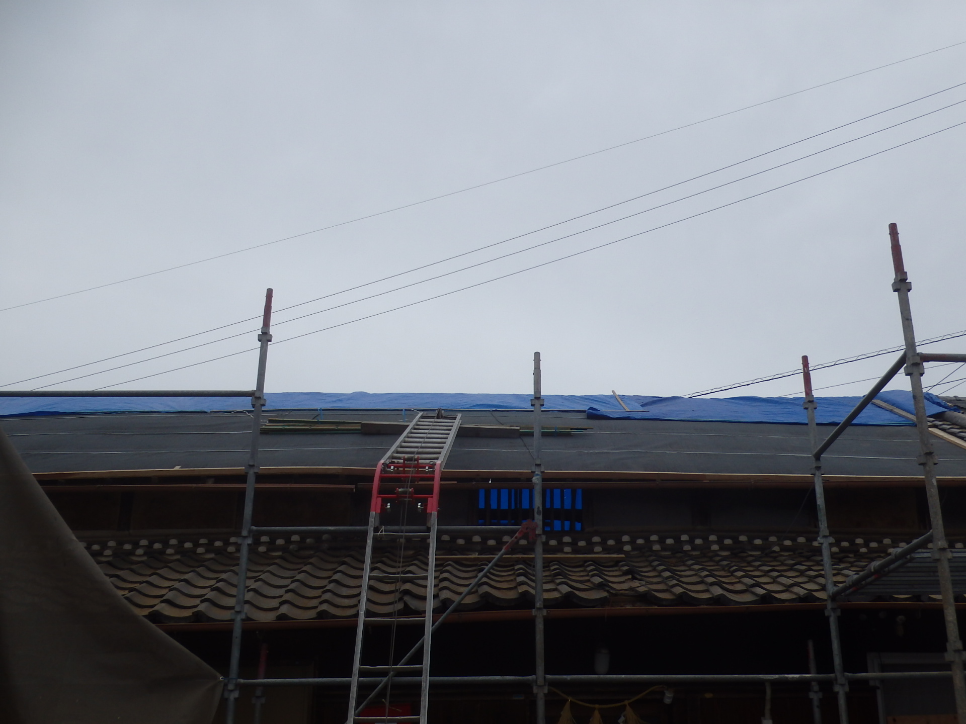 【春日井市】完成間近！築100年古民家平屋の瓦屋根全面葺き替え工事｜瓦葺き作業を徹底解説【第4弾】