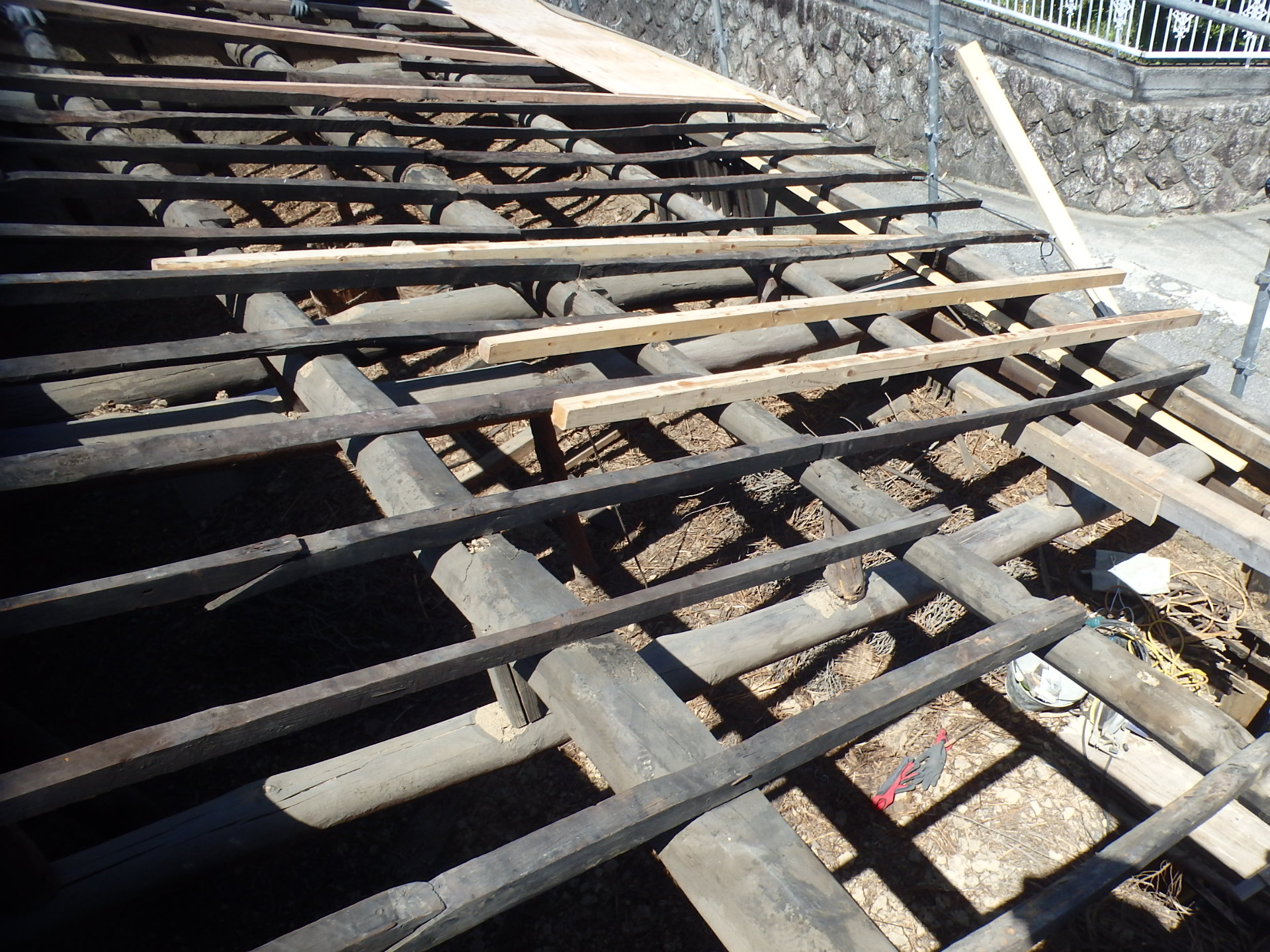 瓦屋根の垂木交換