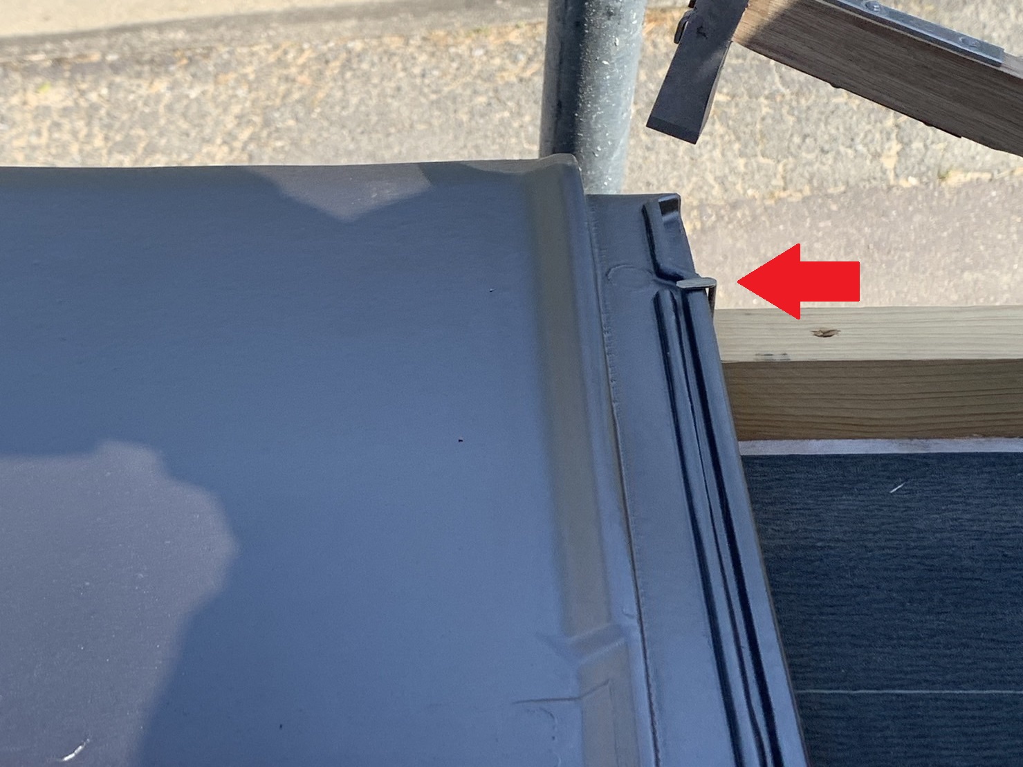 軒先瓦の耐風釘固定