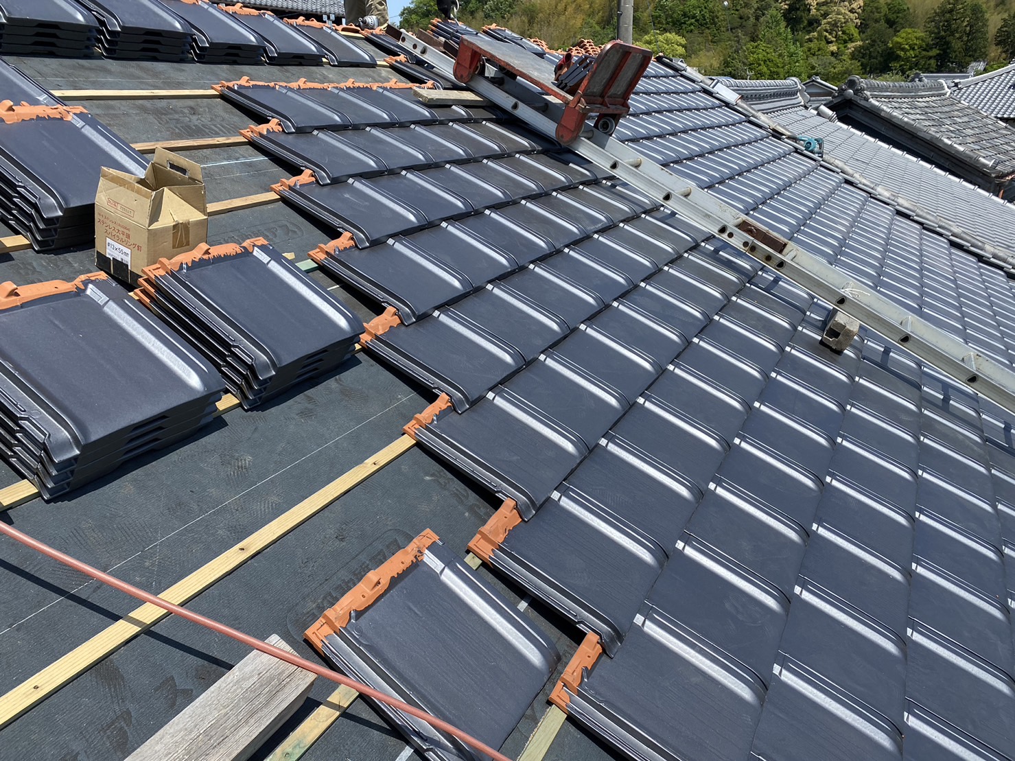 瓦葺き完了後の屋根