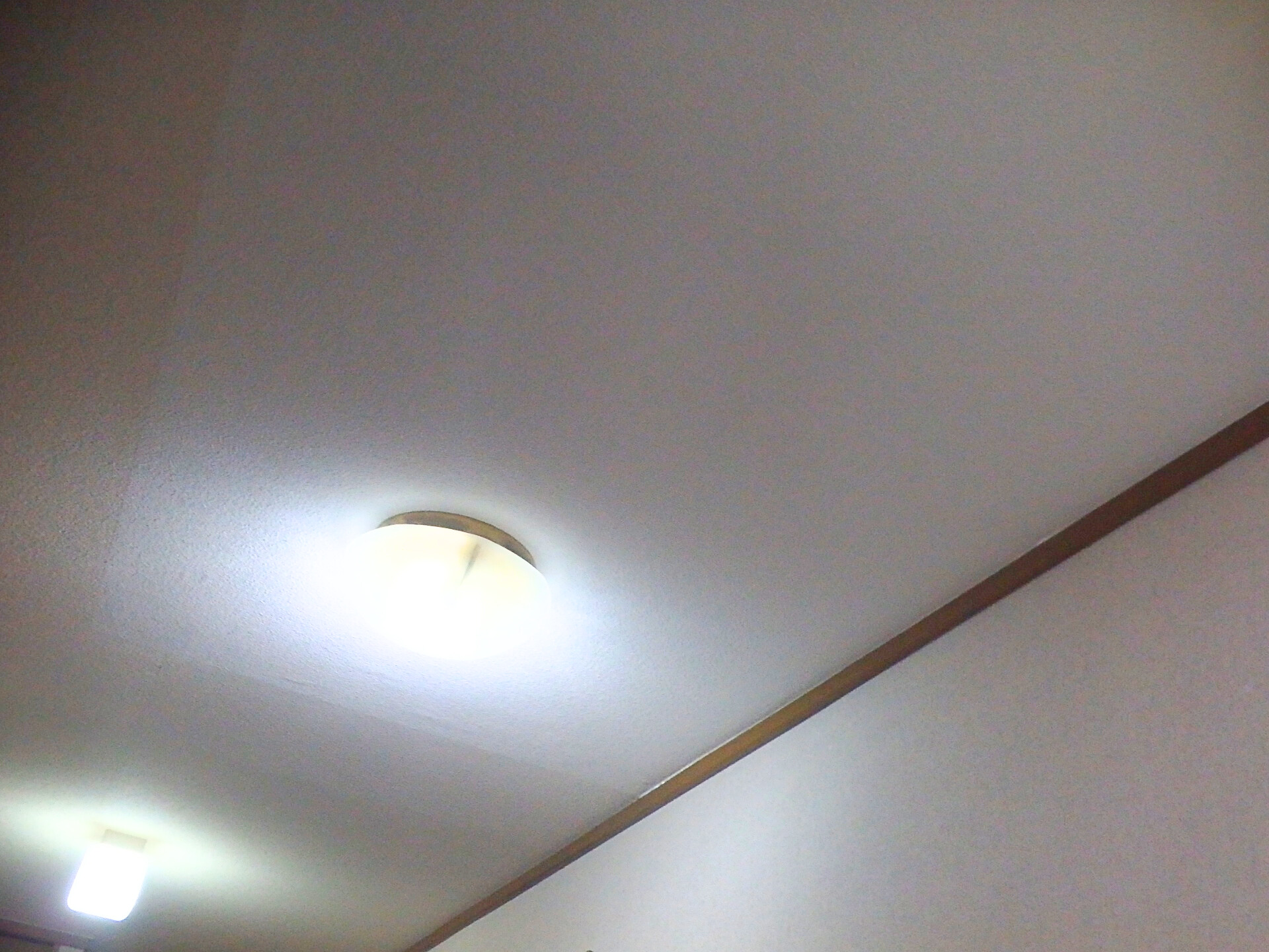 クロスを張り替えて 美しく復旧