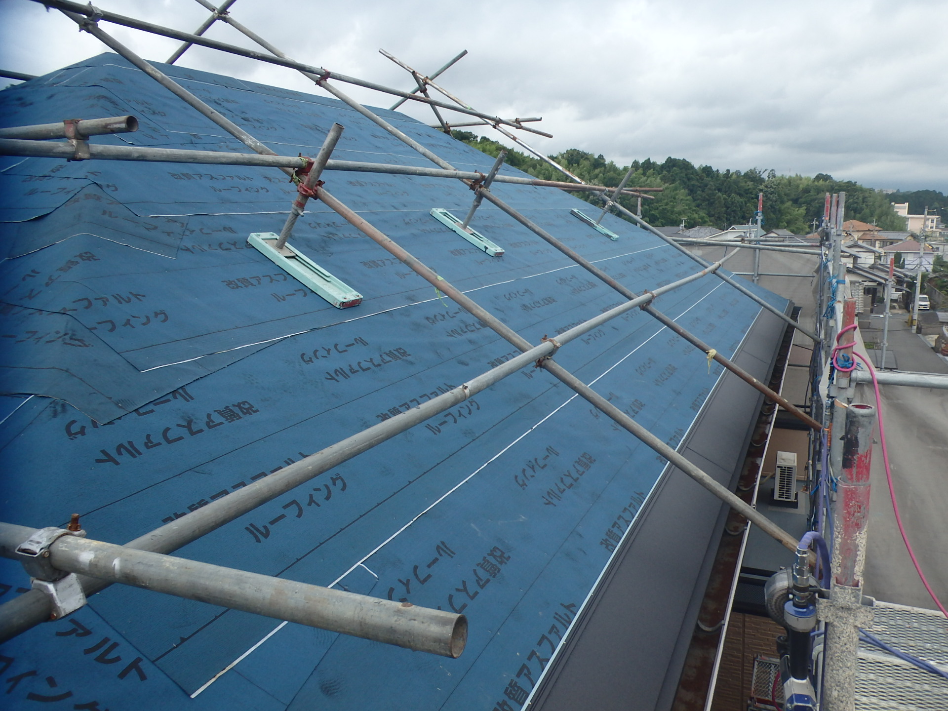 スーパーガルテクト本体の施工