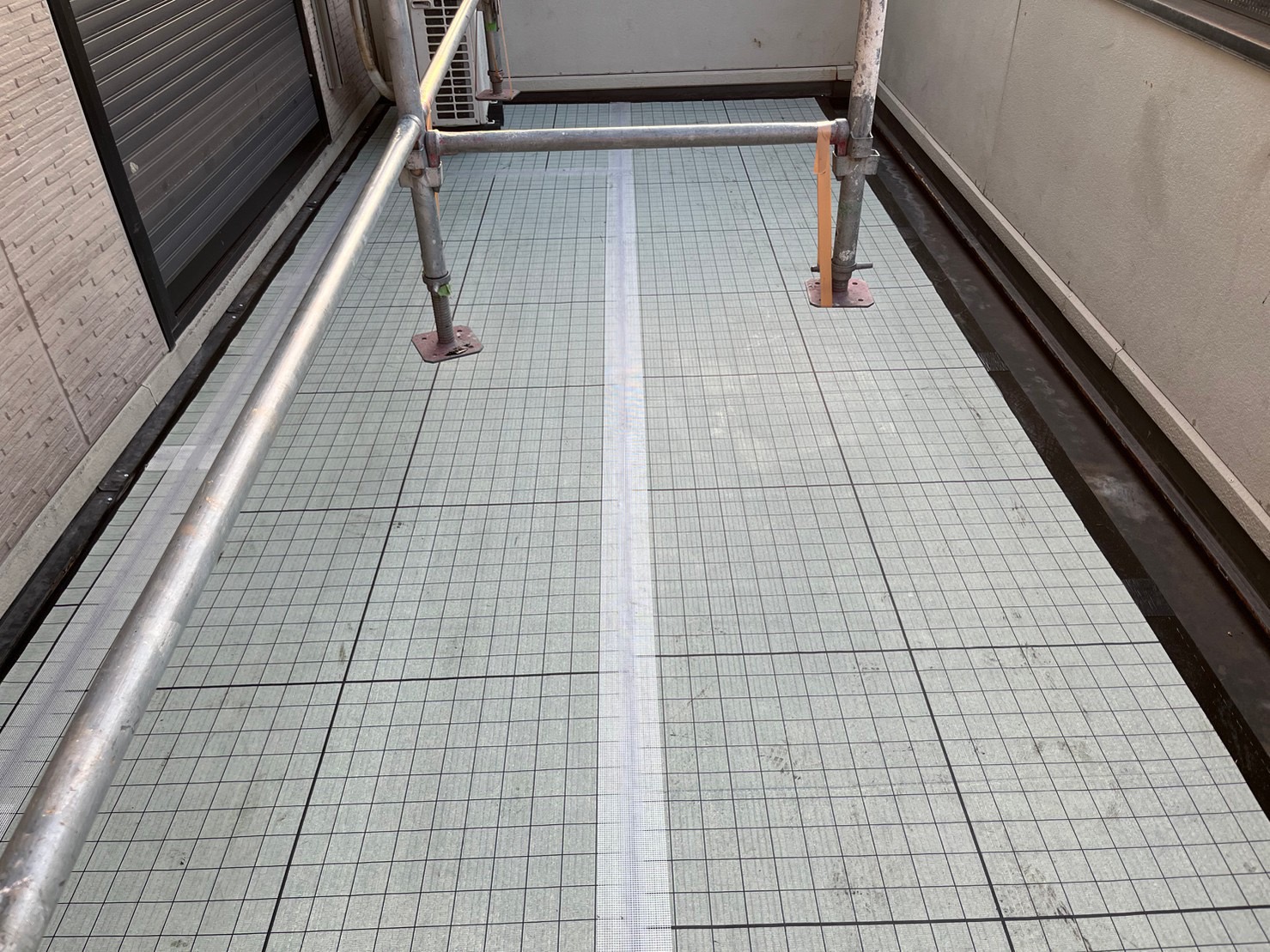 自着シート貼り