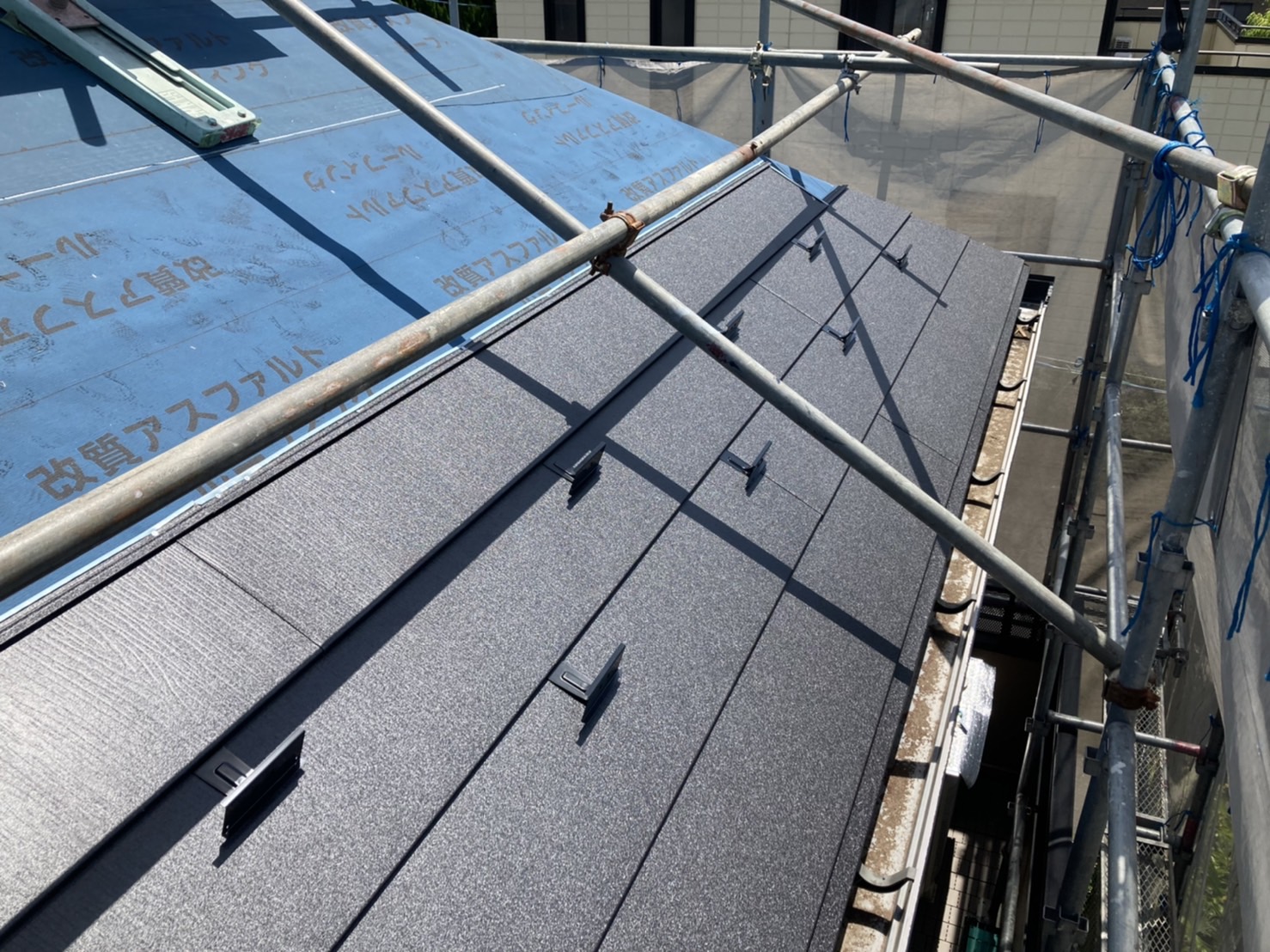 スーパーガルテクト本体の施工