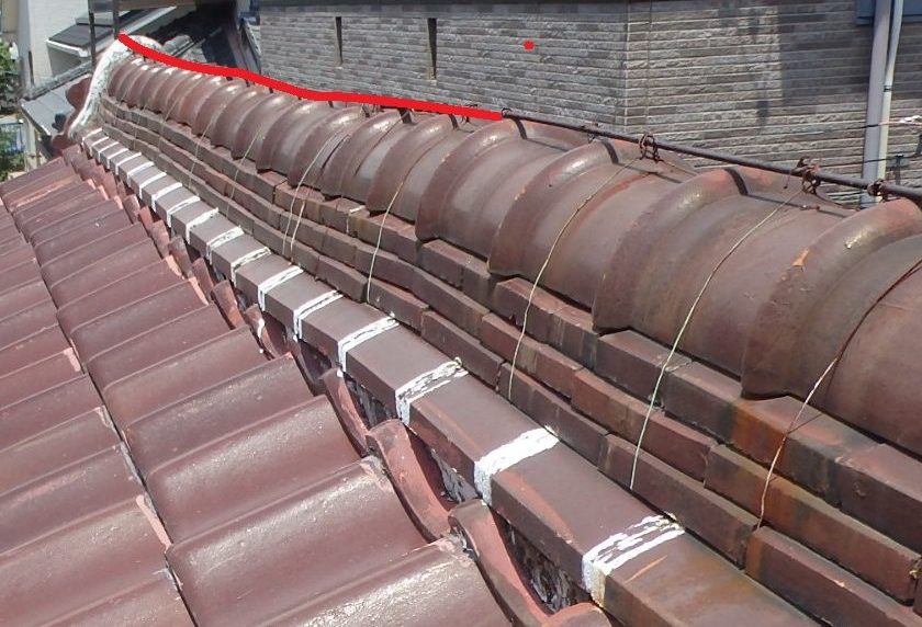 棟瓦のズレ・歪み状況