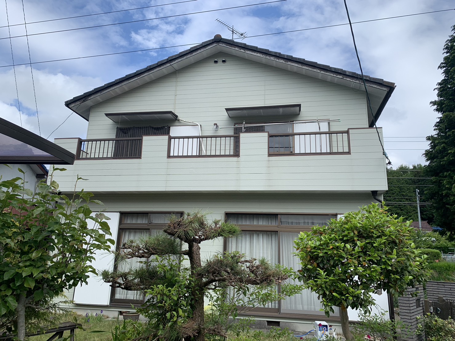 北名古屋市にて風呂場天井裏の雨漏り調査　屋根は軽傷でも原因不明のケース