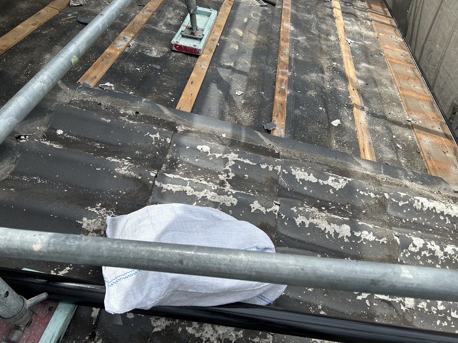 平部の剥がし作業