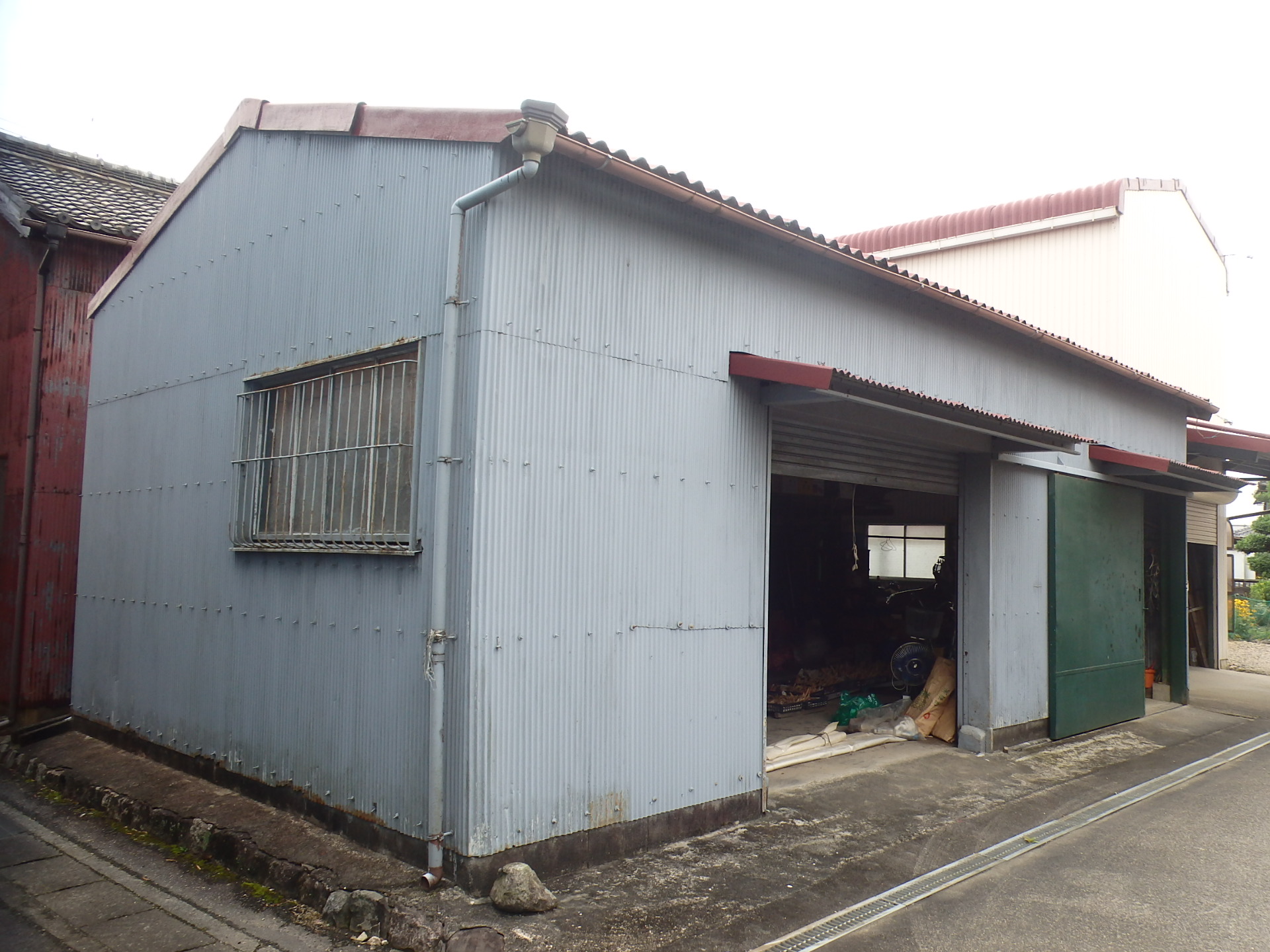 春日井市｜屋根の葺き替え・外壁塗装・倉庫の全般リフォームの現地調査