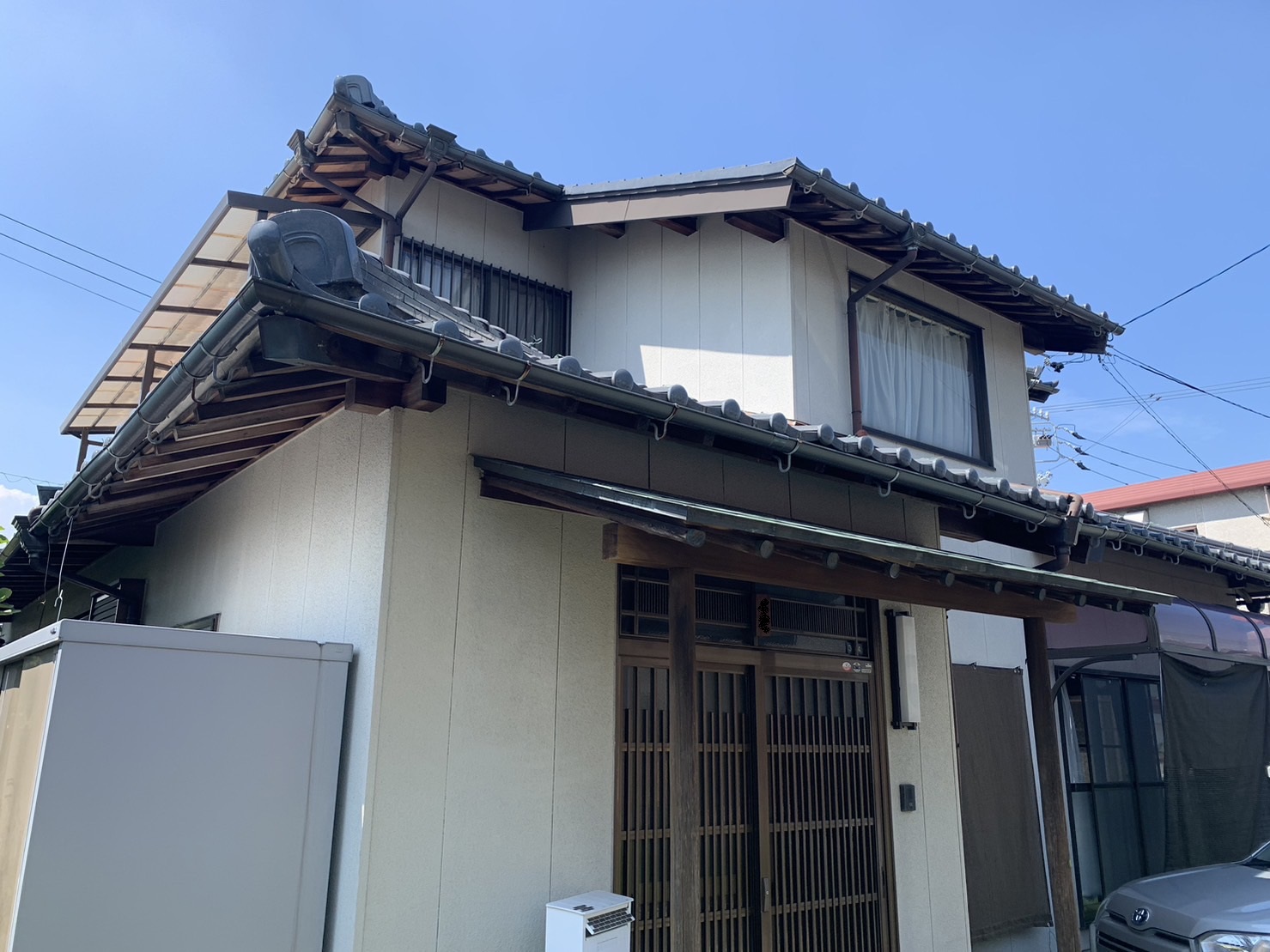 瀬戸市｜屋根瓦の漆喰が剥がれて白い欠片が落下？瓦屋根の無料点検を行いました