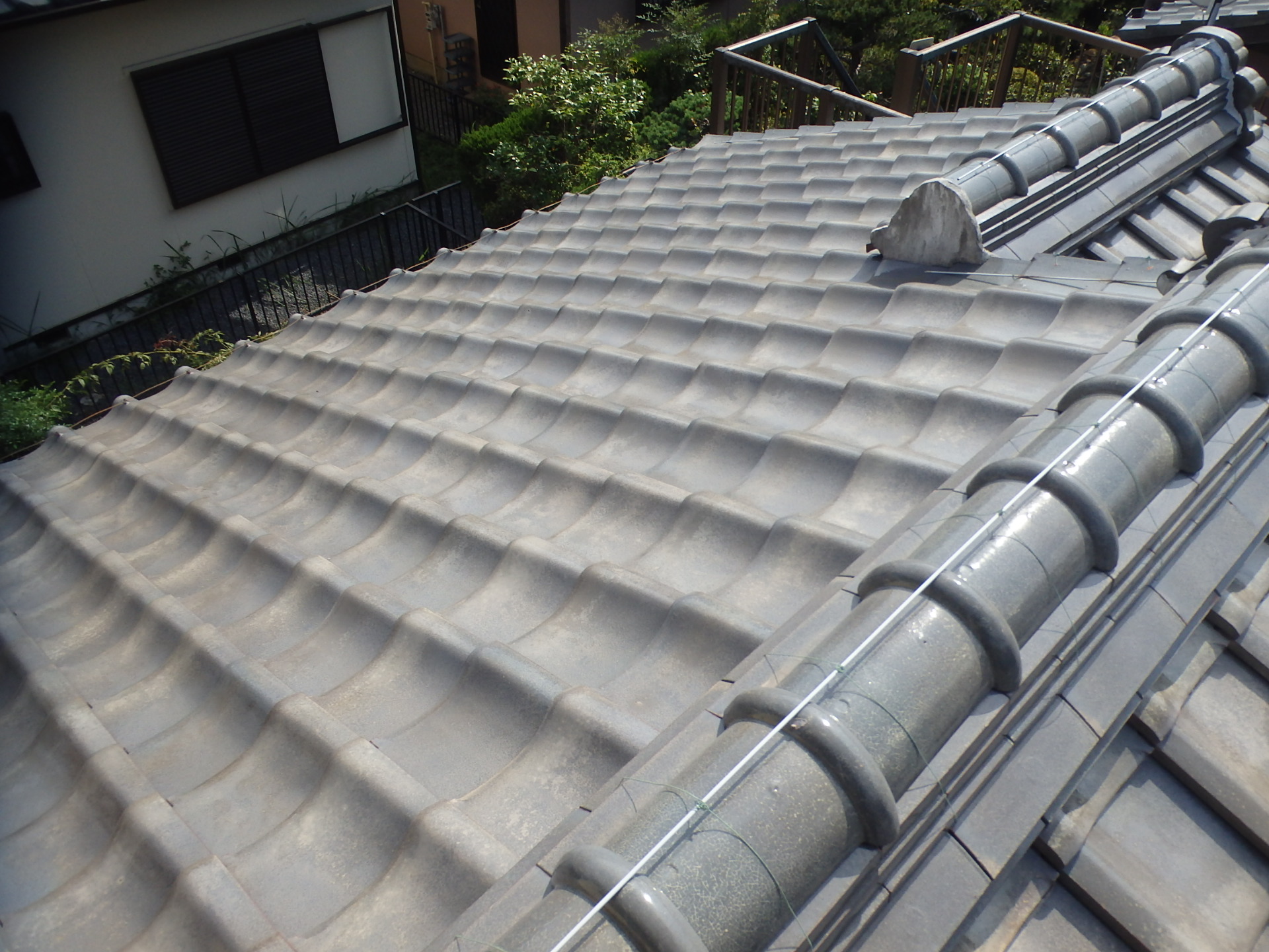 瓦屋根の状態を確認