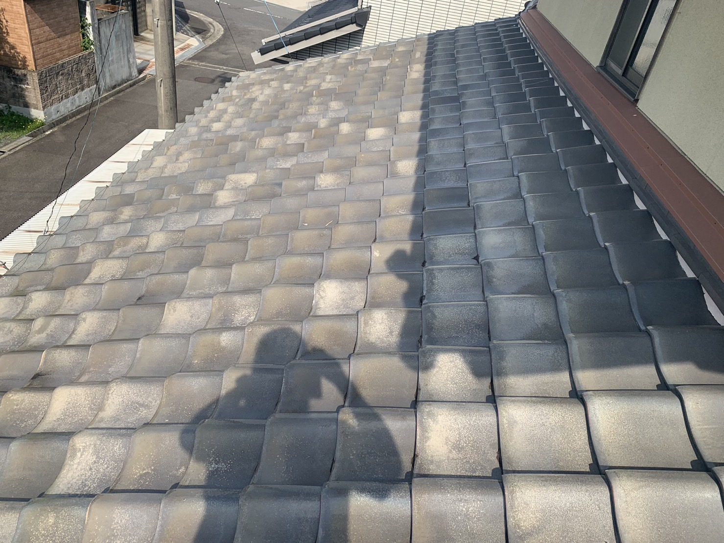 瓦屋根の状態を確認