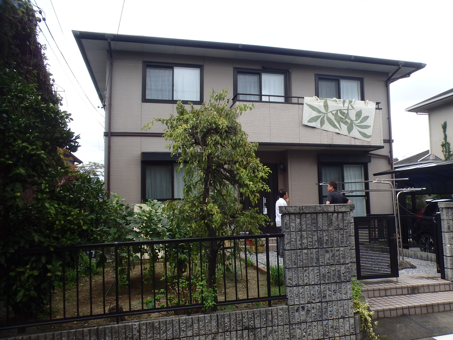 春日井市｜太陽光設置に最適！タテヒラ板金で屋根カバー工法をご検討中の現地調査