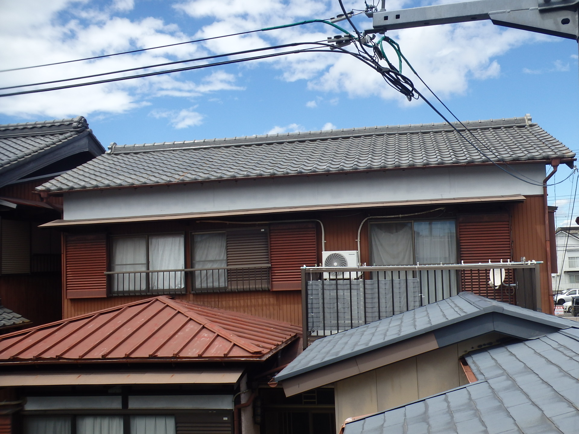 小牧市｜再建築不可物件でも可能！屋根リフォームと外壁張替えの現地調査