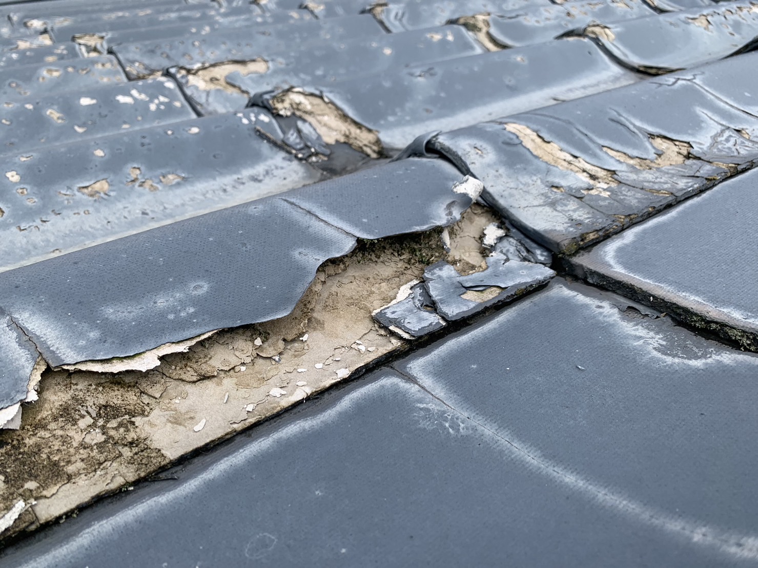 劣化したセキスイかわらU