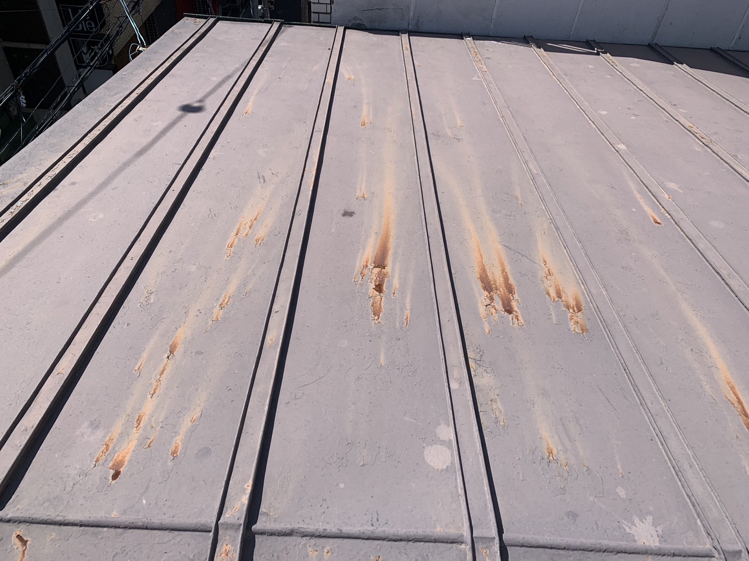 瓦棒葺きトタン屋根の劣化状況