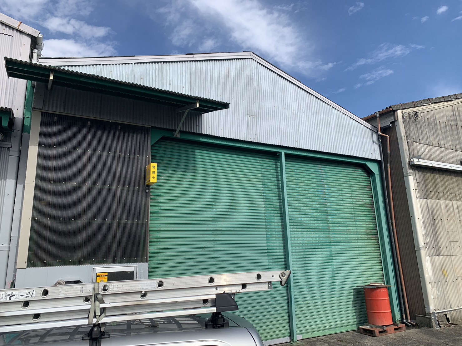 名古屋市守山区｜工場・倉庫のスレート屋根リフォーム雨漏り対策はカバー工法が最適！