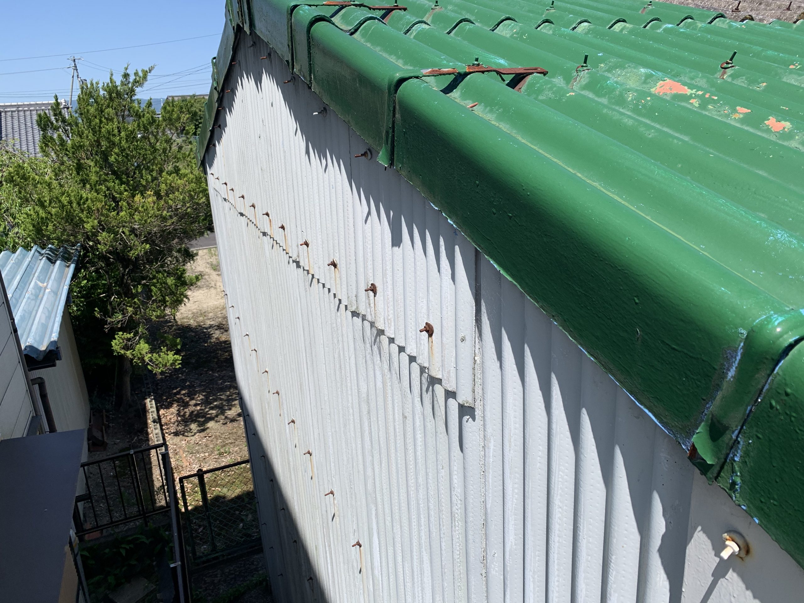 古いスレート屋根