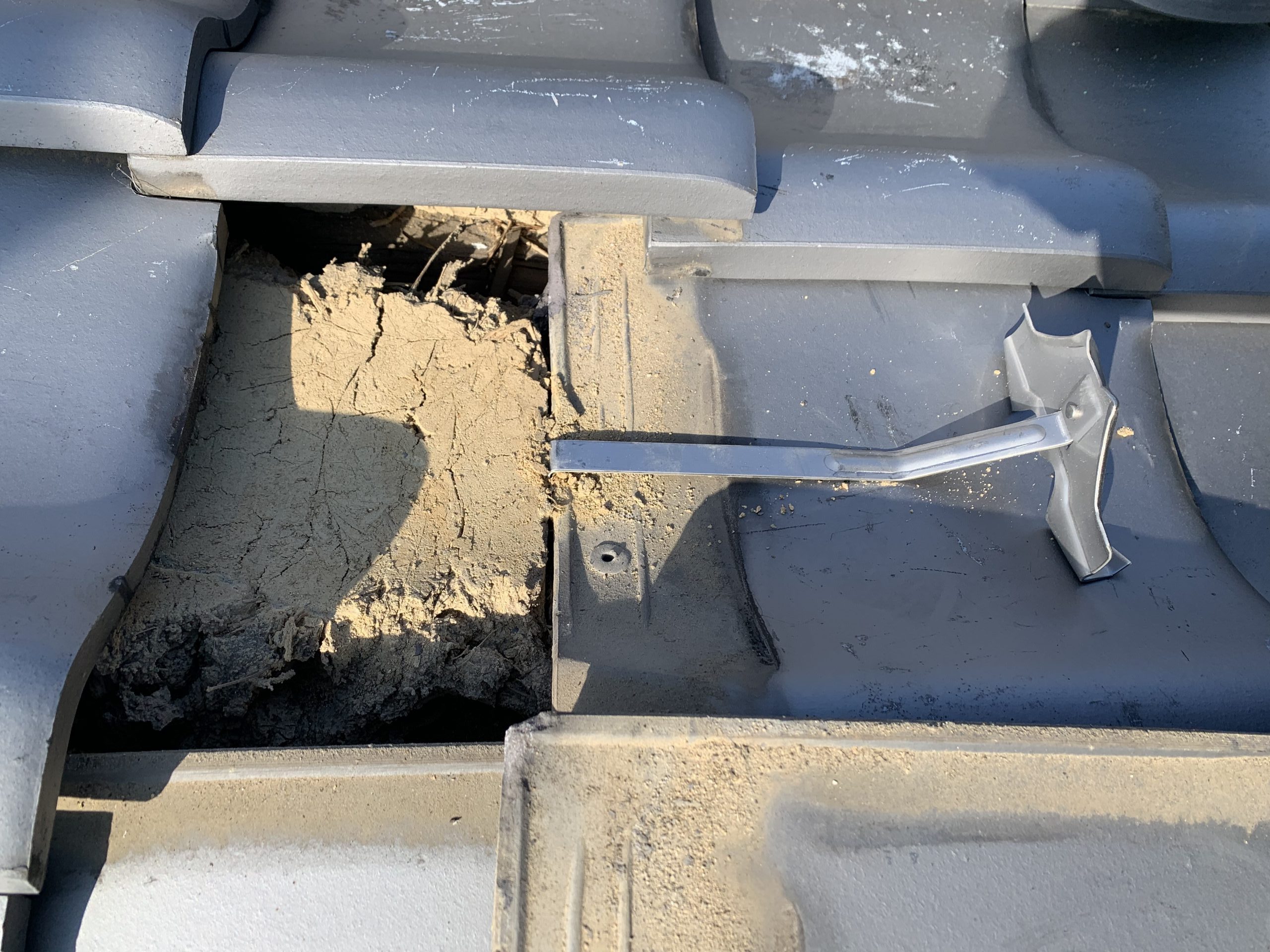 雪止め金具の設置