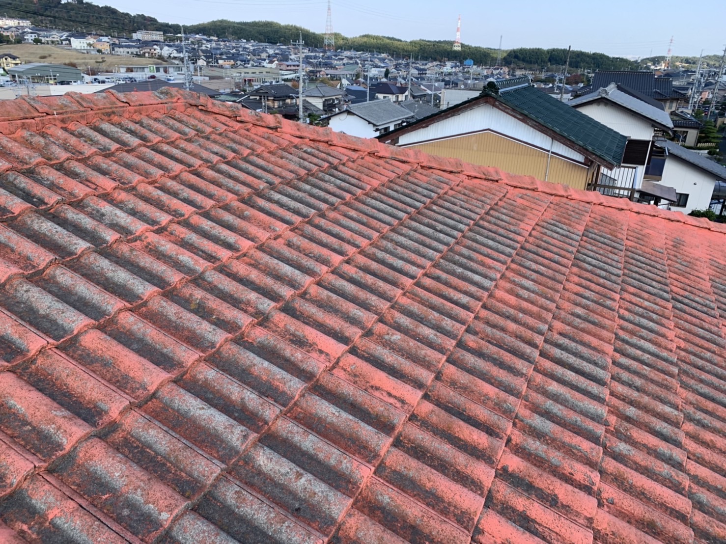 モニエル瓦の大きな屋根
