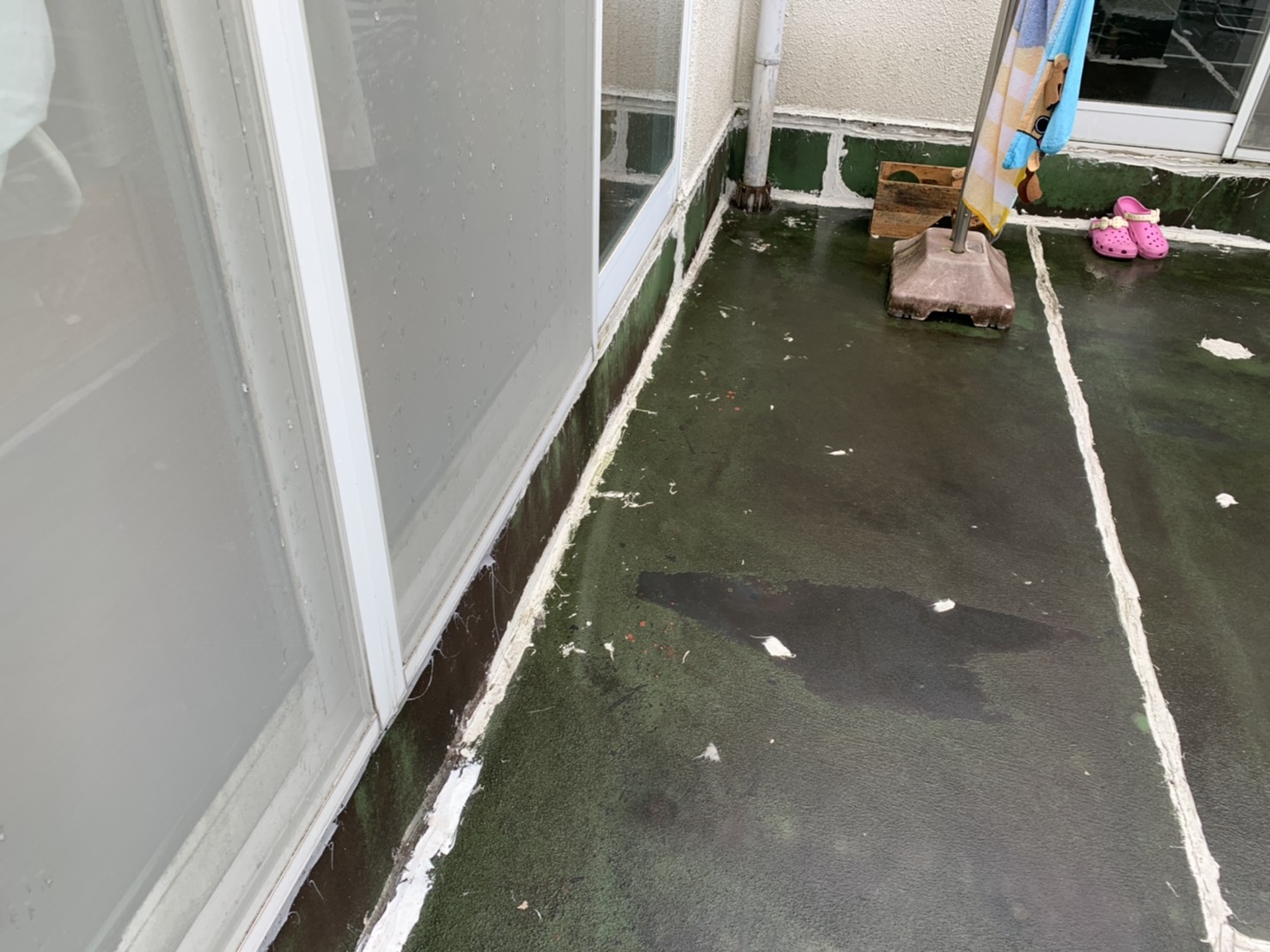 ＡＬＣの3階建てのベランダ部分
