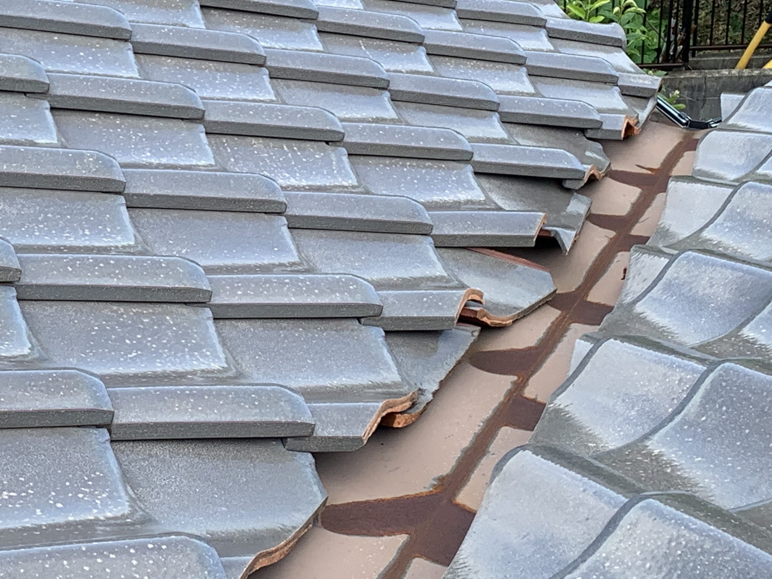 谷樋の修理方法ビフォー