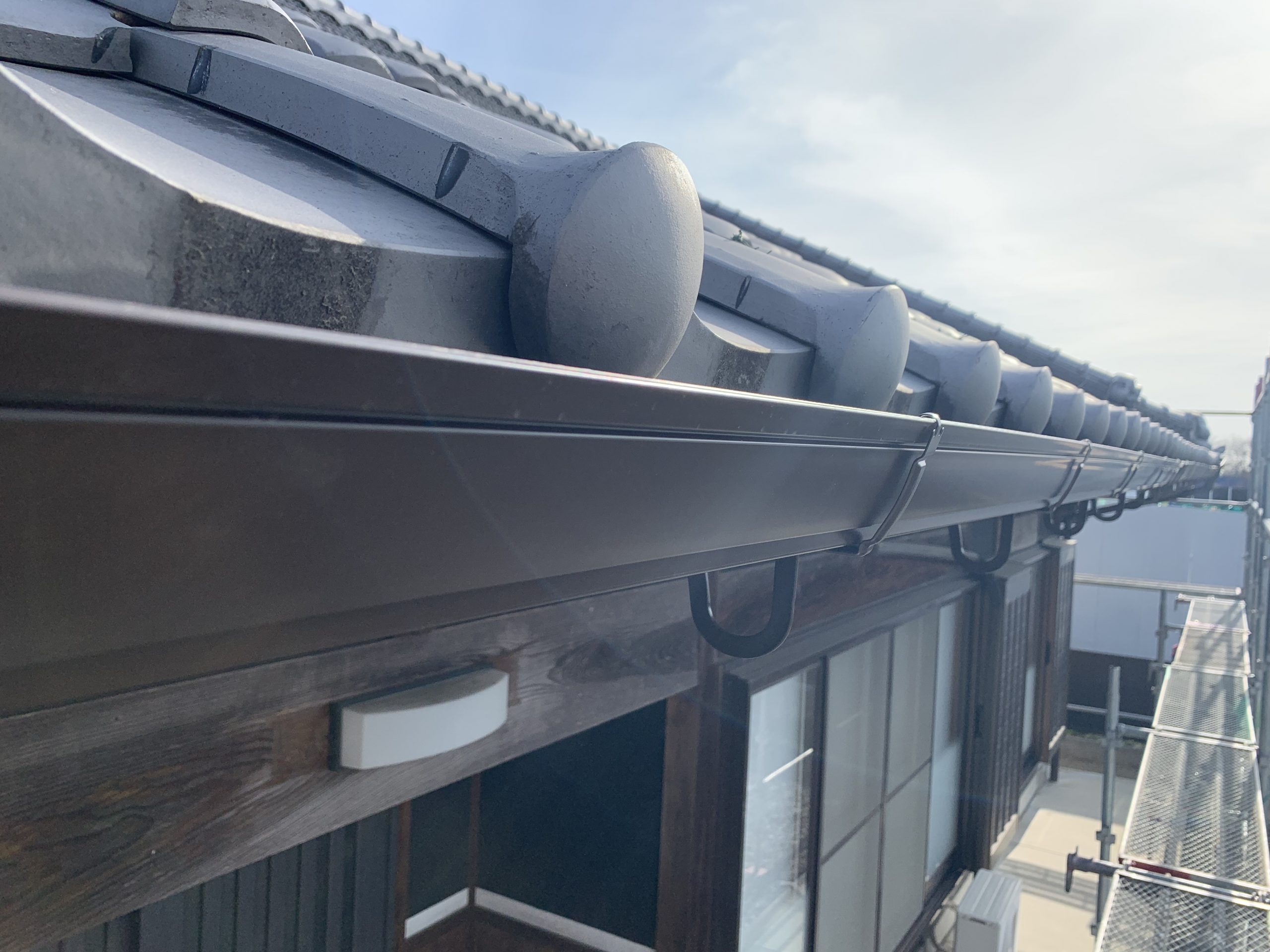 ③ 雪・台風による破損（火災保険対応）