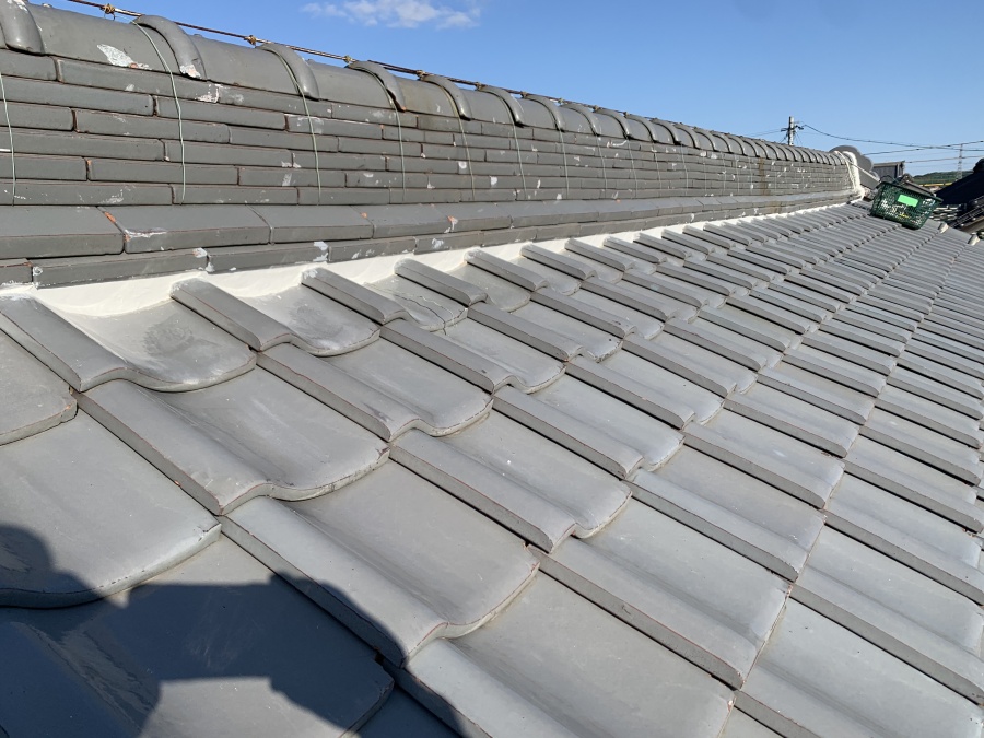 漆喰施工中／棟積み直し中