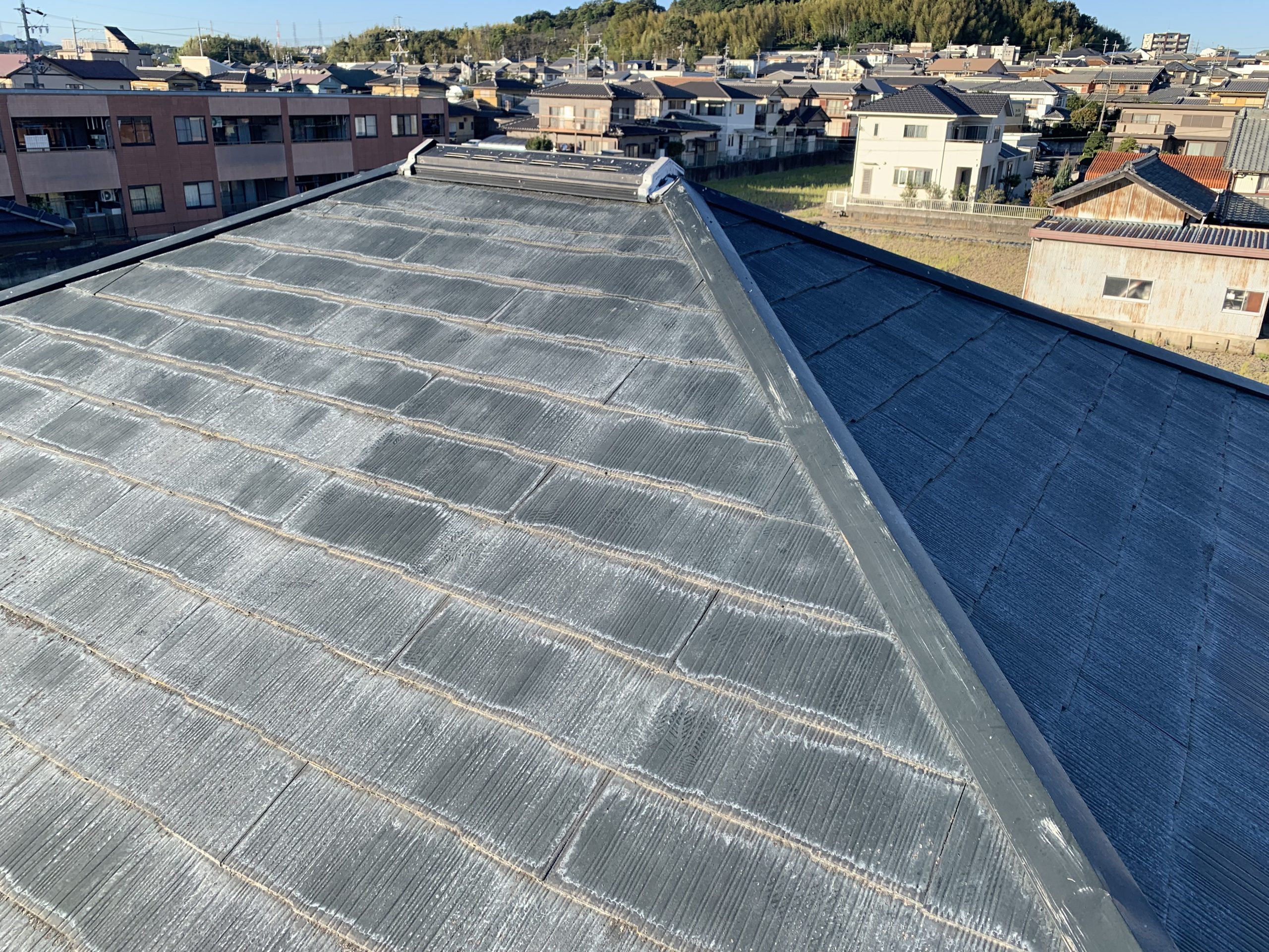 スレート屋根のカバー工法前写真