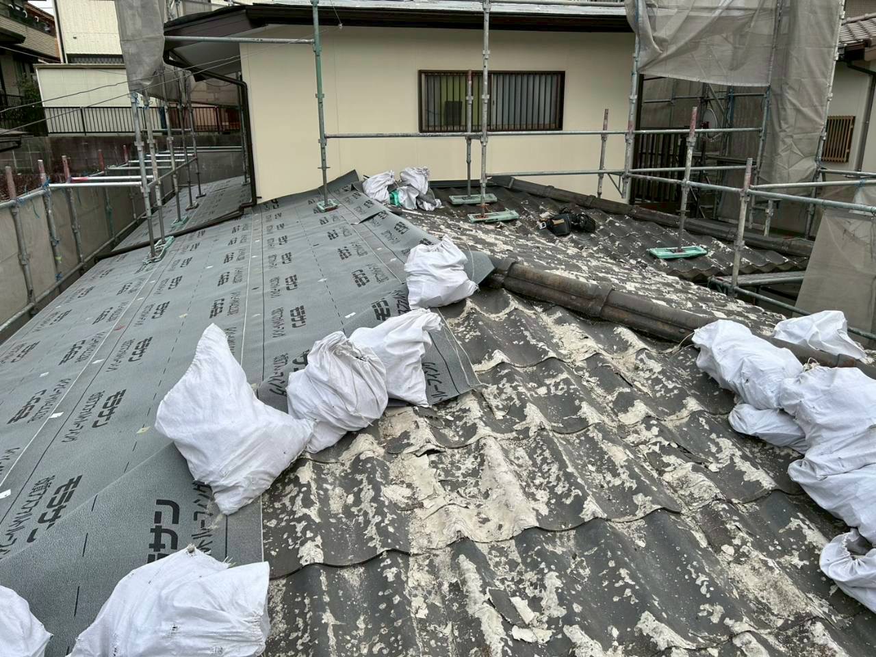 セキスイかわらUの劣化した屋根全景（春日井市）