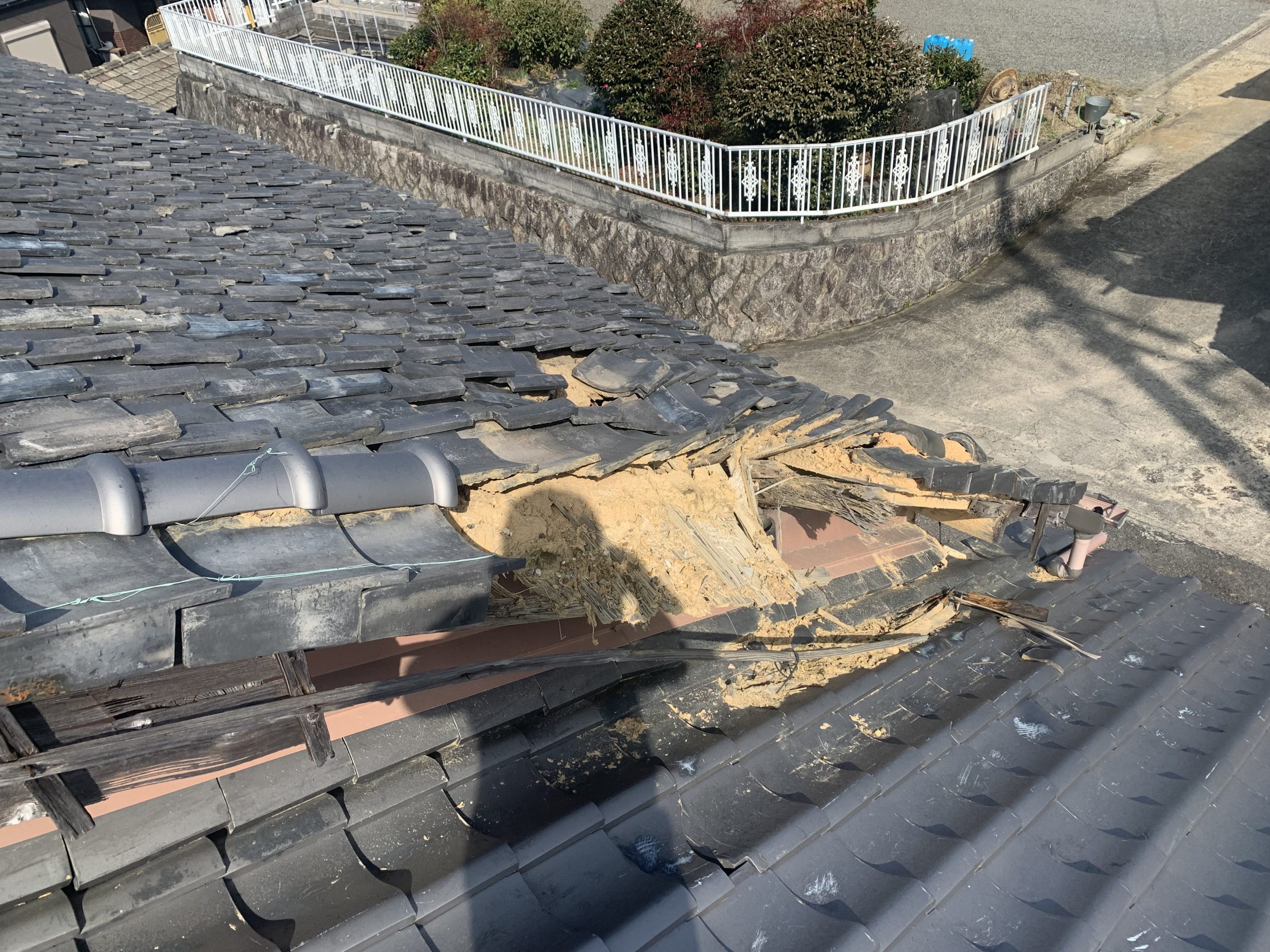 【春日井市】古民家平屋・築100年の瓦屋根を全面葺き替え工事｜屋根に穴が空いたため大規模改修を実施