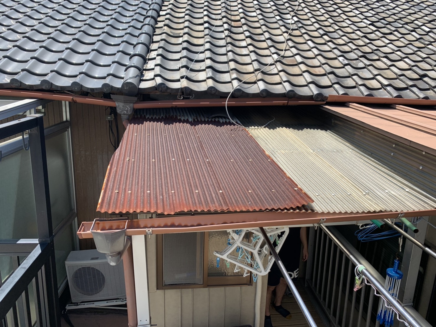 葺き替えた部分の屋根瓦