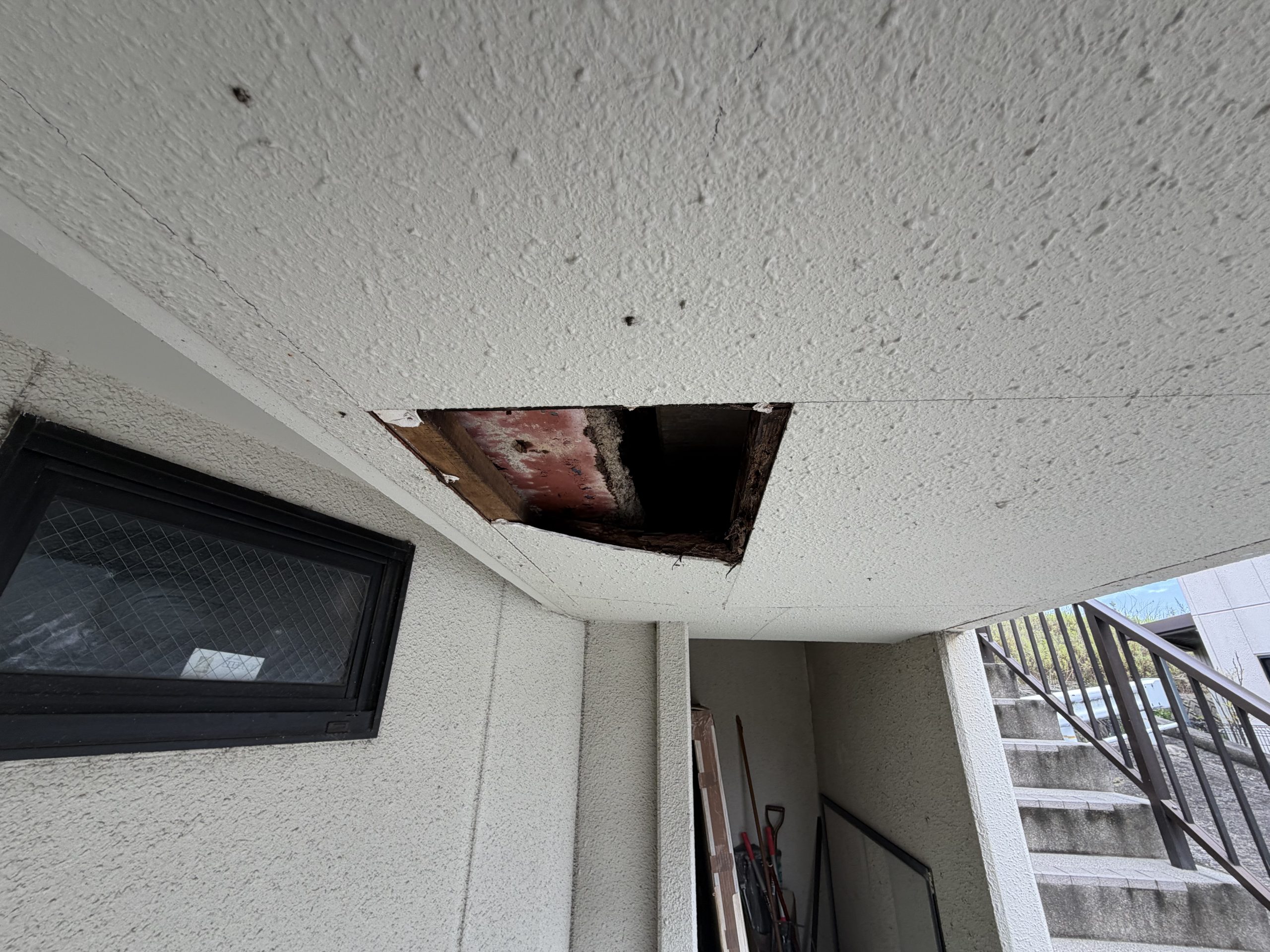 名古屋市守山区剥がれた軒天