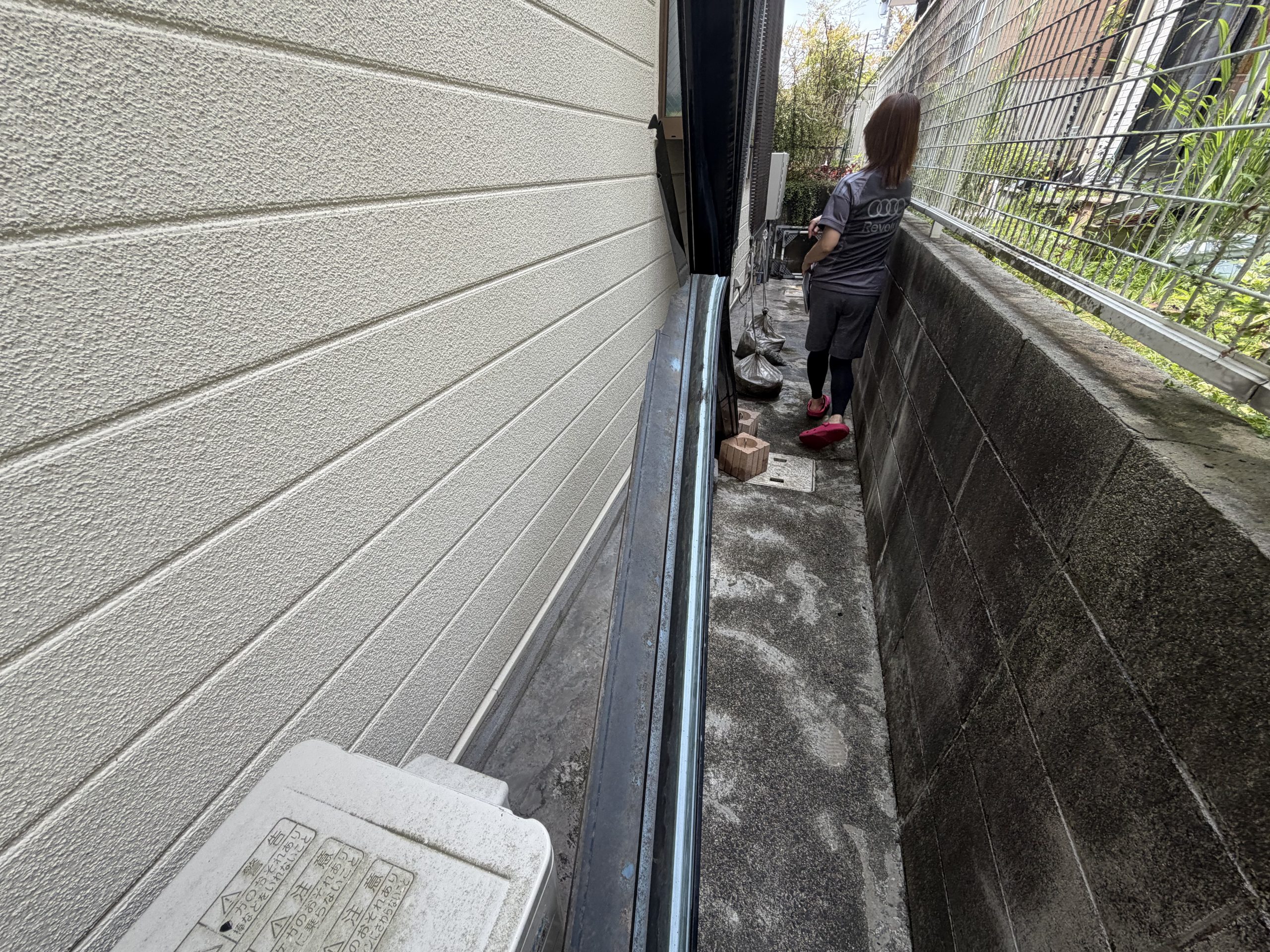 【瀬戸市】ゲリラ豪雨に伴う突風で飛散した軒樋を火災保険で復旧！パナソニックPC50角樋へ交換