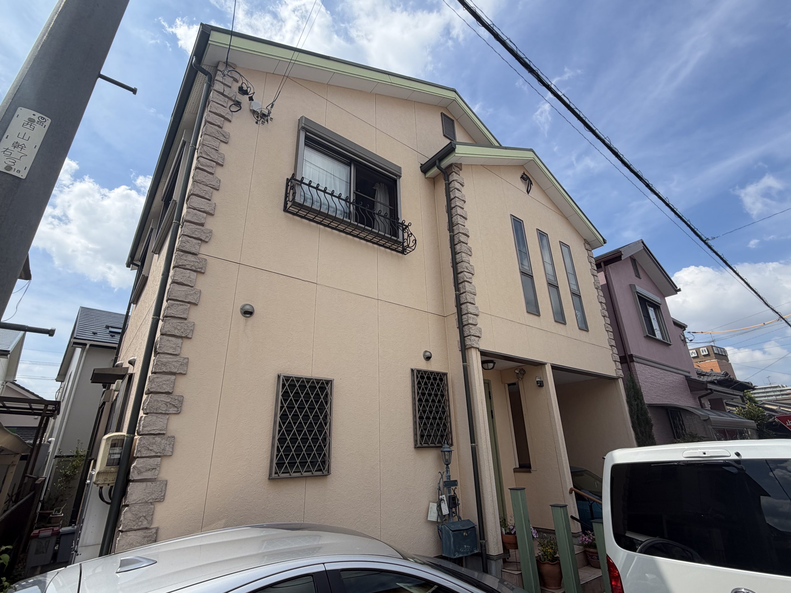 春日井市で築20年のスレート屋根をドローン調査｜屋根材落下・色あせ・外壁シーリング劣化を確認しカバー工法と外壁塗装をご提案