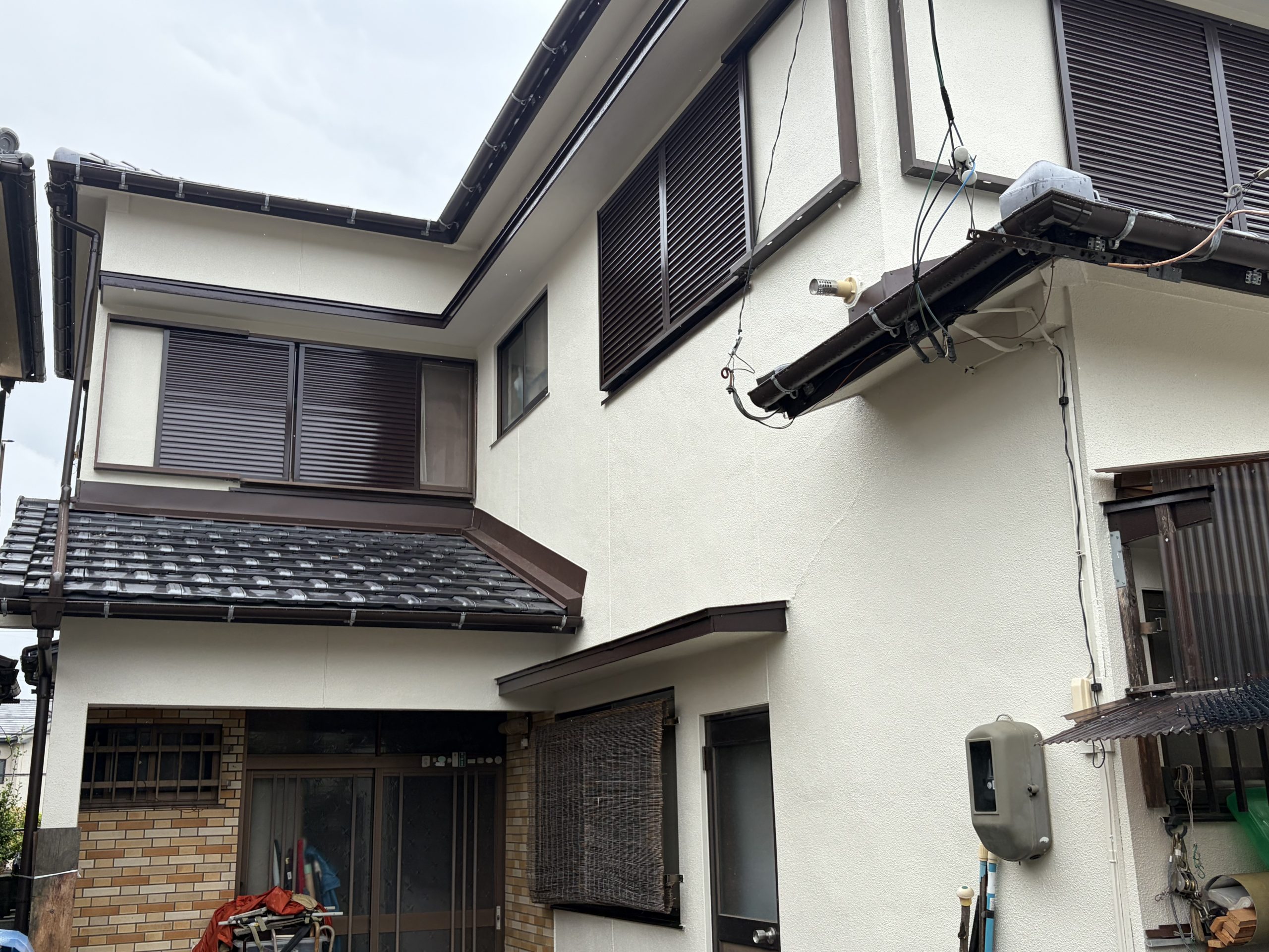 春日井市の外壁塗装完了後の住宅外観