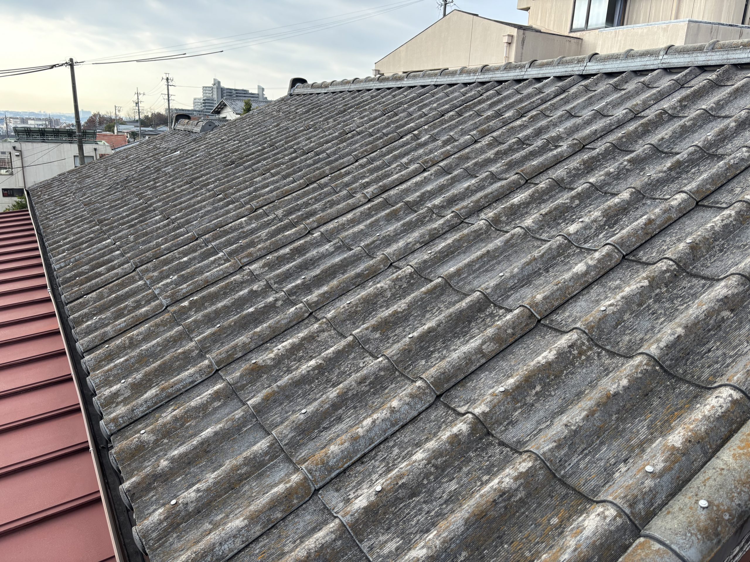 波型スレート屋根30年の真実｜瀬戸市で飛び込み営業に不安を感じたお宅を“屋根専門店”が徹底調査