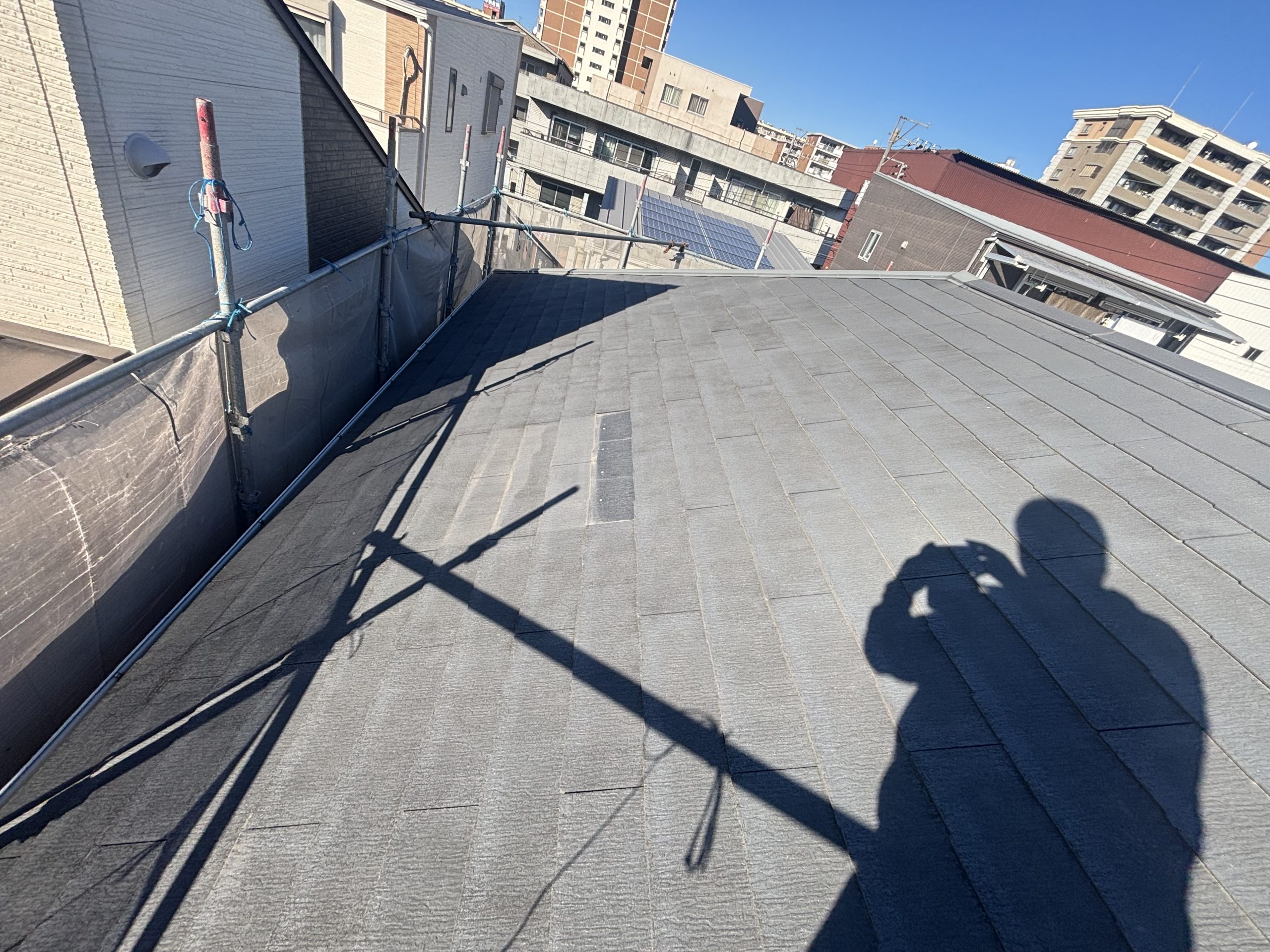 名古屋市守山区で割れて落下したカラーベスト屋根