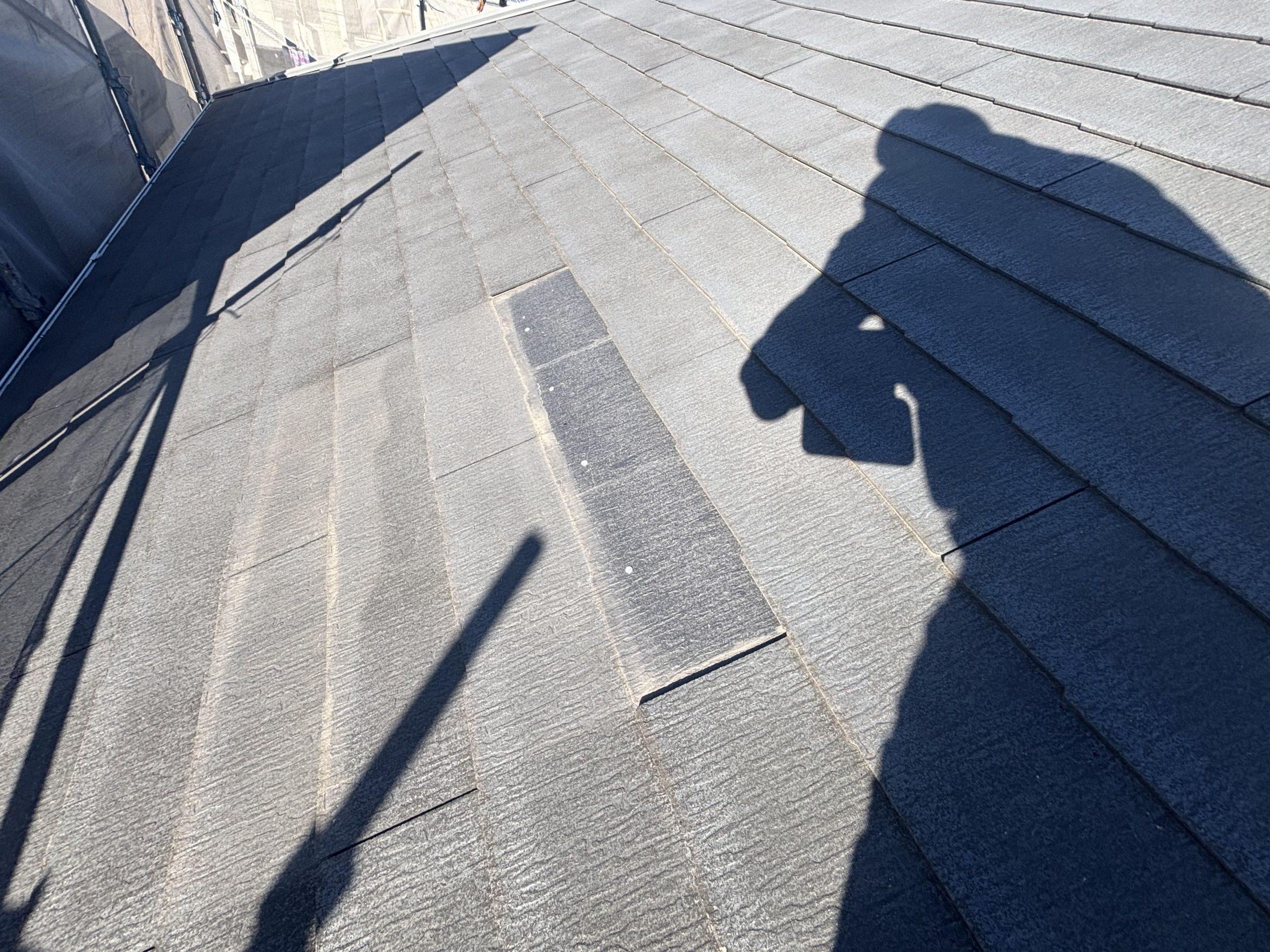 名古屋市守山区で割れて落下したカラーベスト屋根