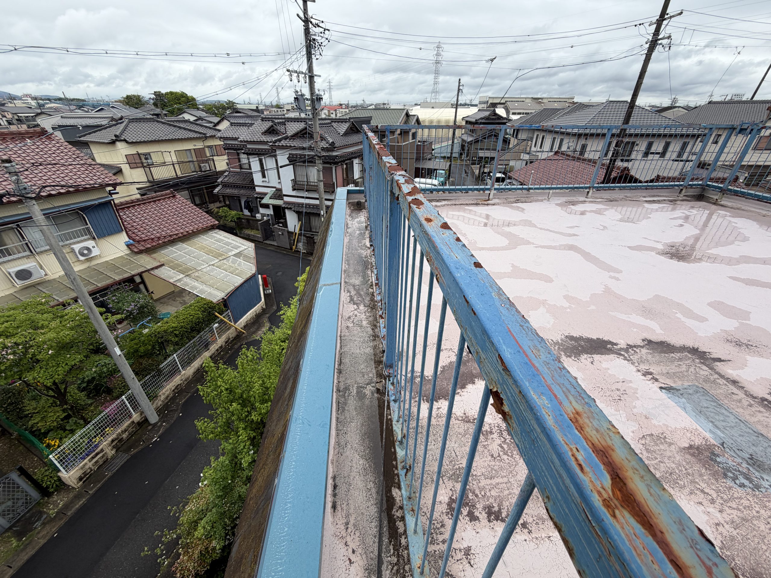 春日井市雨漏りした屋上