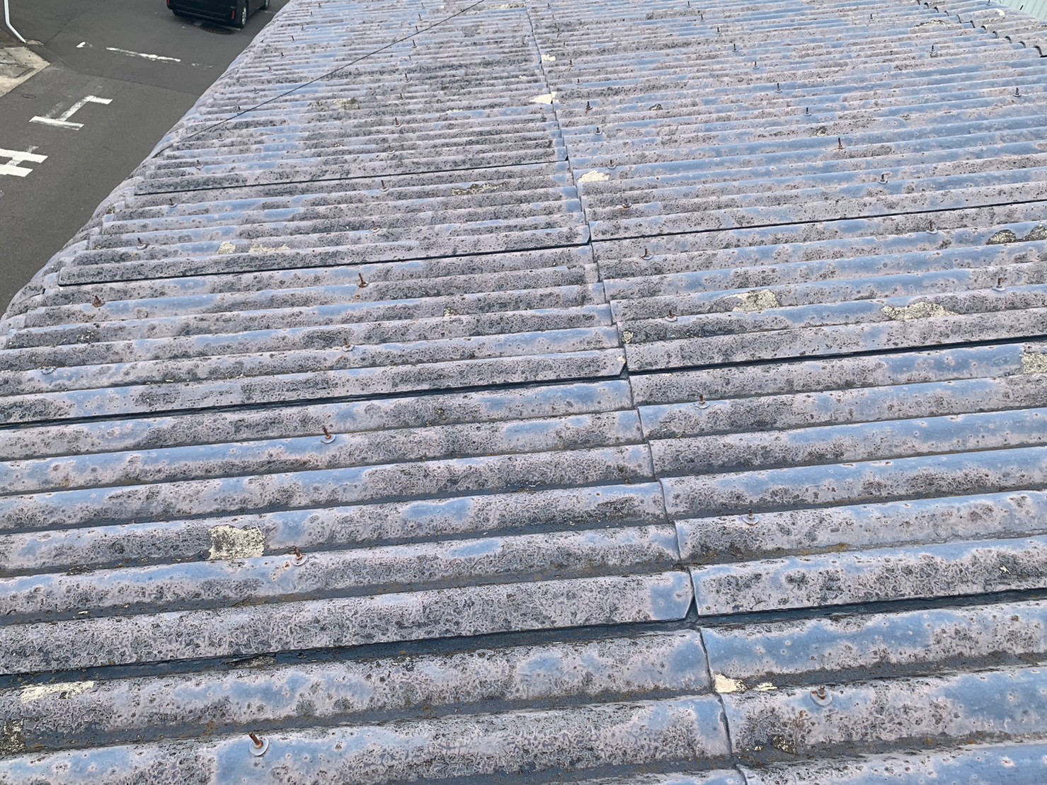 スレート屋根の劣化写真