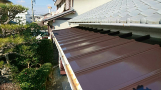 庇の板金塗装＋部分補修（サビ進行を止める）