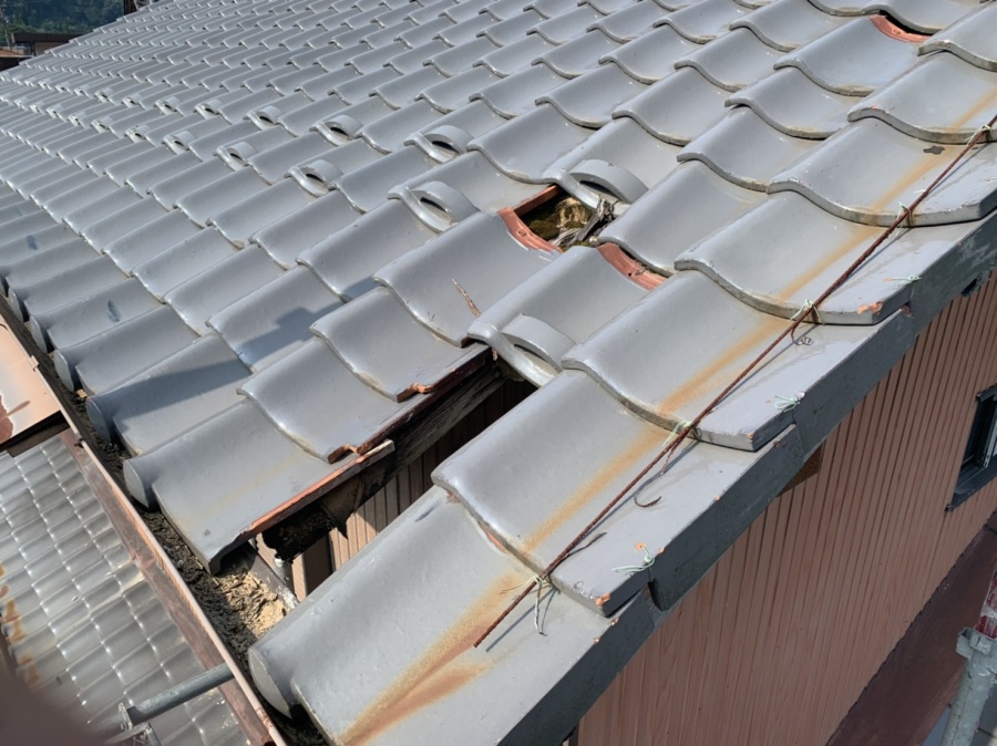 瓦屋根修理