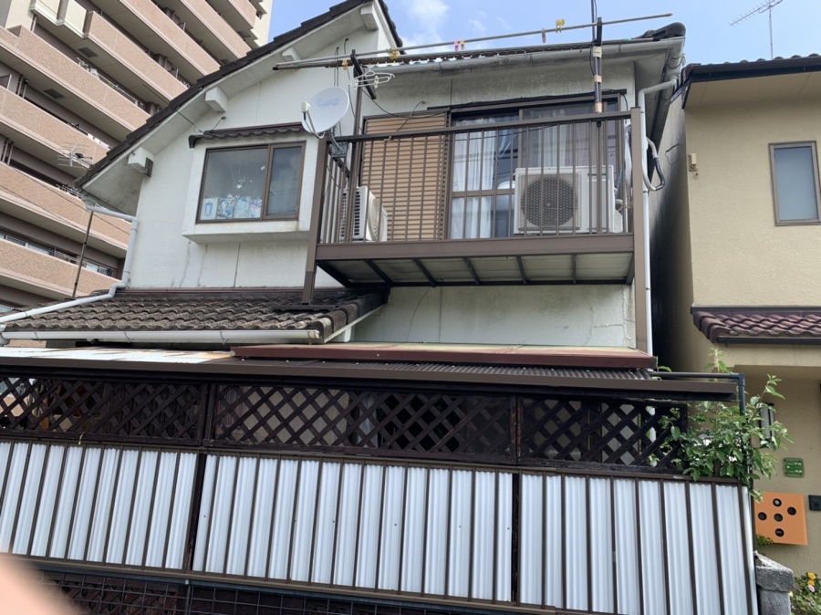 北名古屋市の皆さまへトップライトの雨漏れガルテクトに屋根葺き替えの築30年の住宅調査