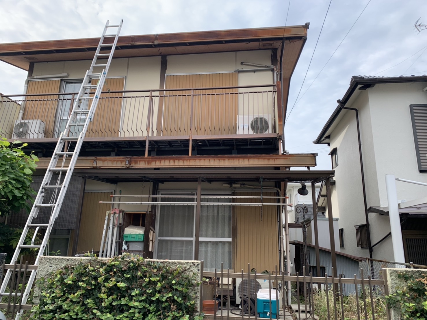 瀬戸市での屋根修理（カラーベスト）｜破風板・軒天の補修工事なら街の屋根屋さん春日井店