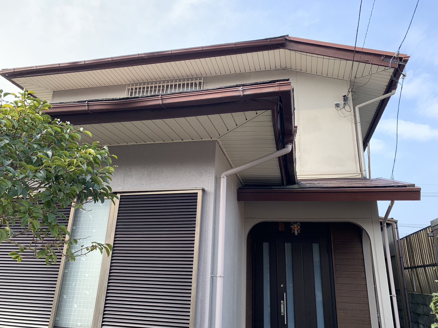 瀬戸市|屋根塗膜が剥がれたカラーベスト屋根にカバー工法をご提案!