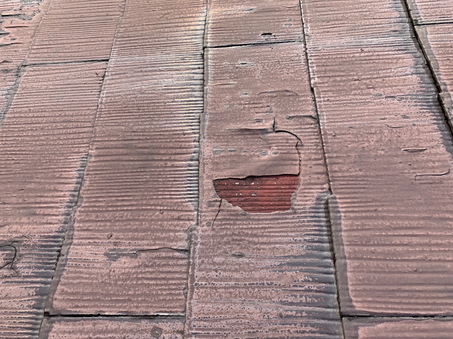 塗膜剥がれの屋根写真