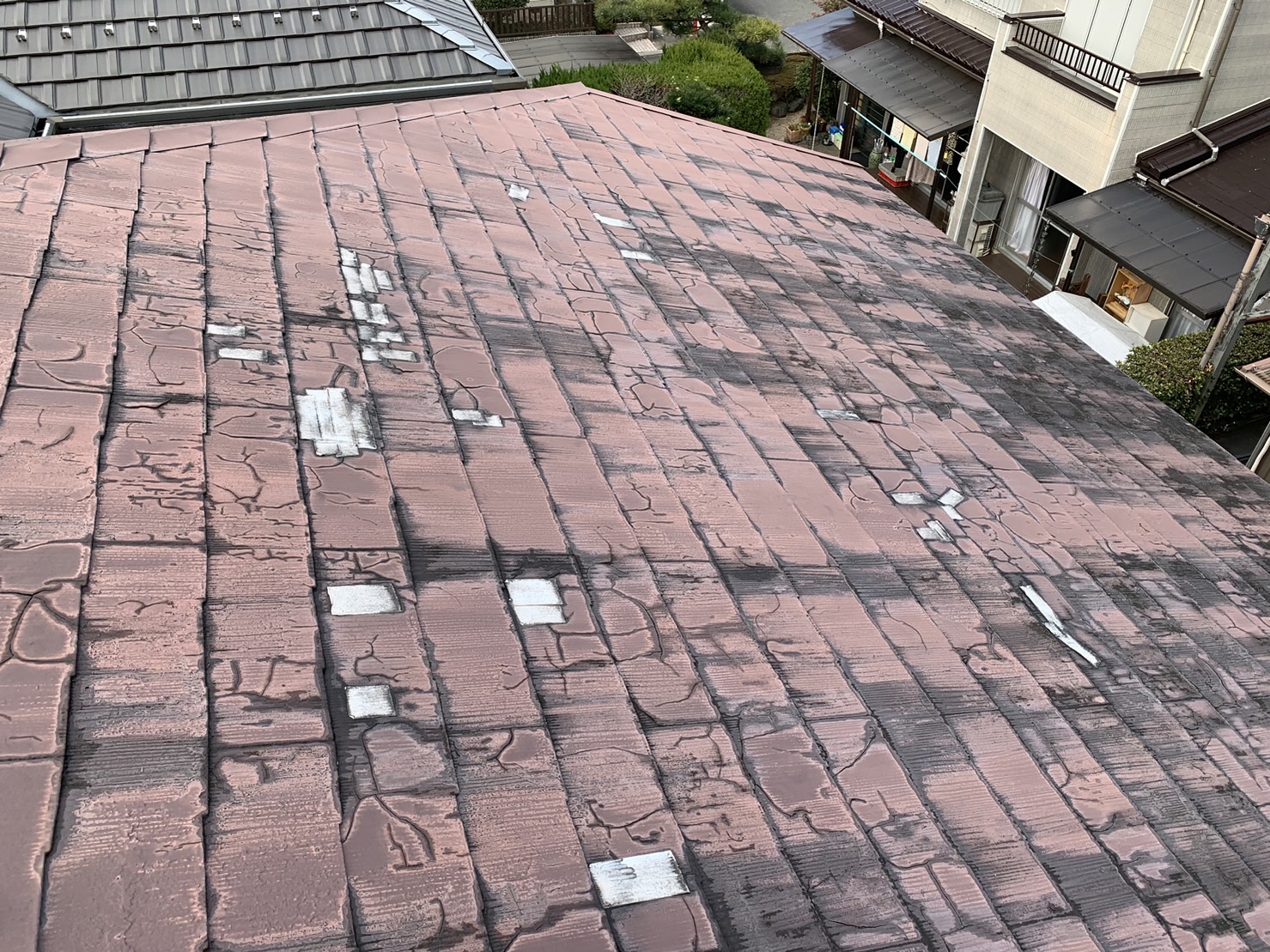 塗膜剥がれの屋根写真
